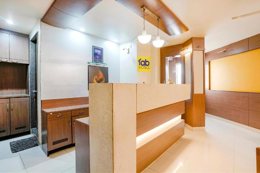 Gandharva Residency Swargate Hotell Pune Exteriör bild