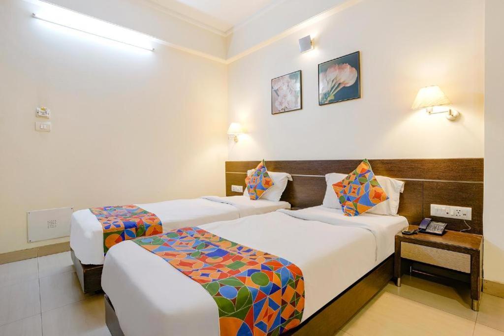 Gandharva Residency Swargate Hotell Pune Exteriör bild